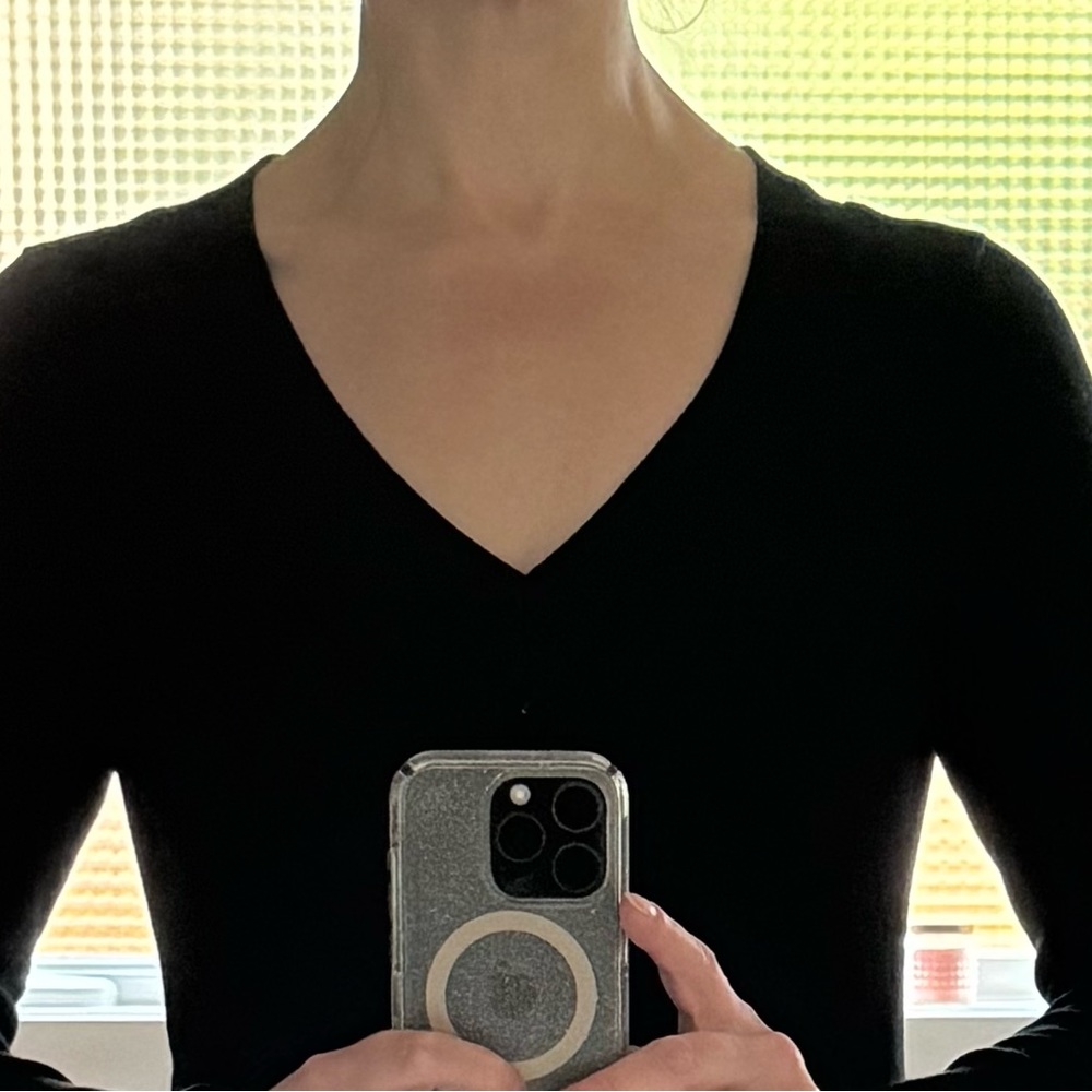 Black Caslon V neck sweater, size S